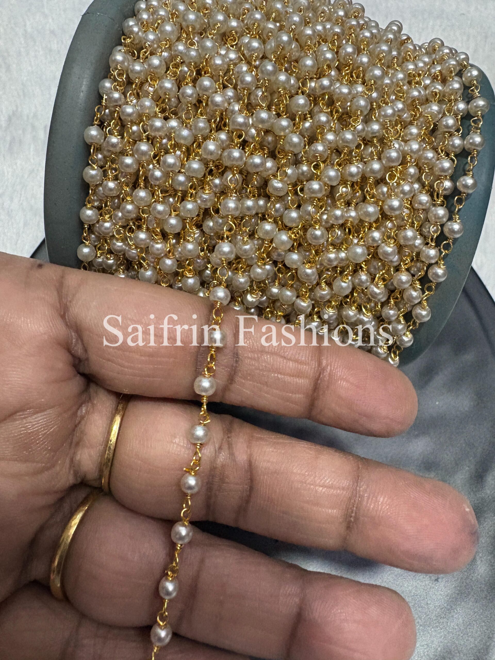 glass-pearl-ball-loreal-chain