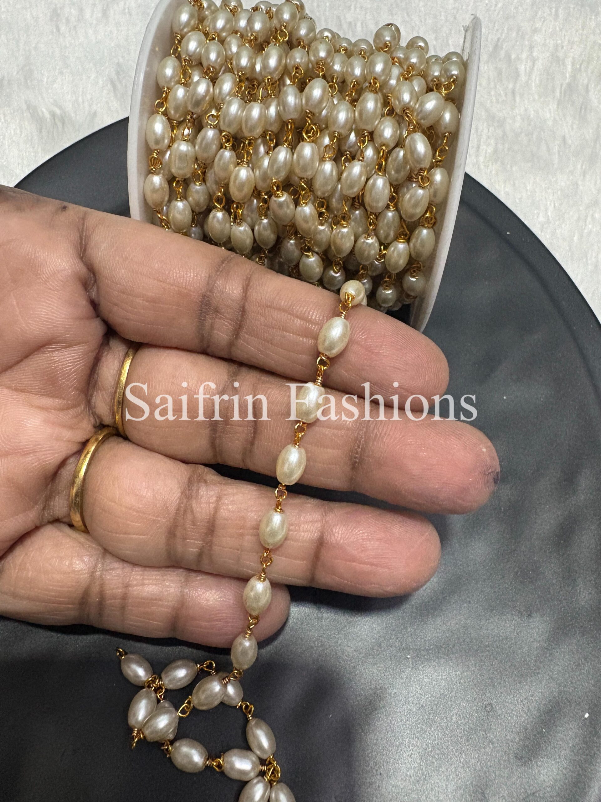glass-pearl-wheat-loreal-chain