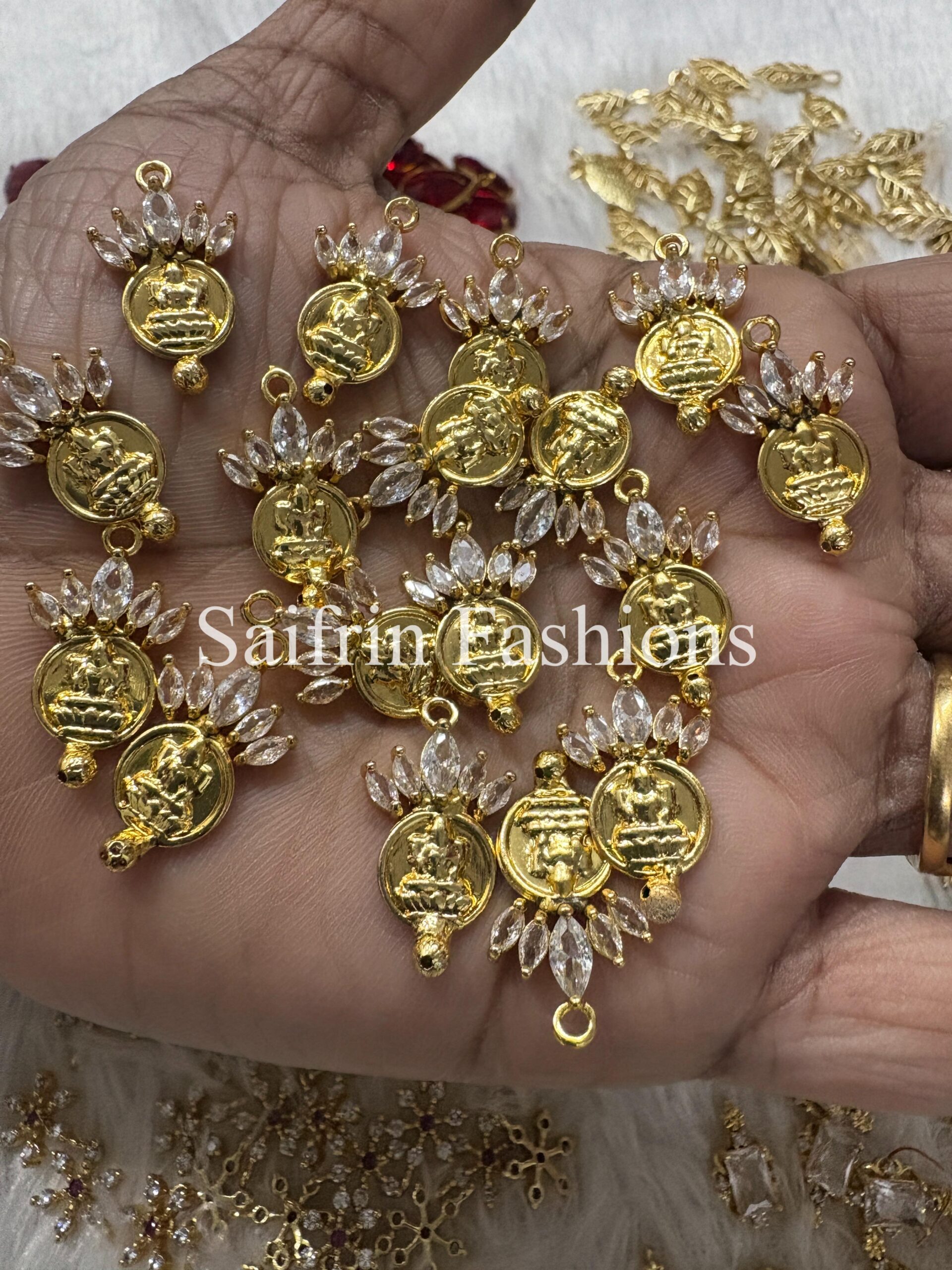lakshmi-pendant-d35