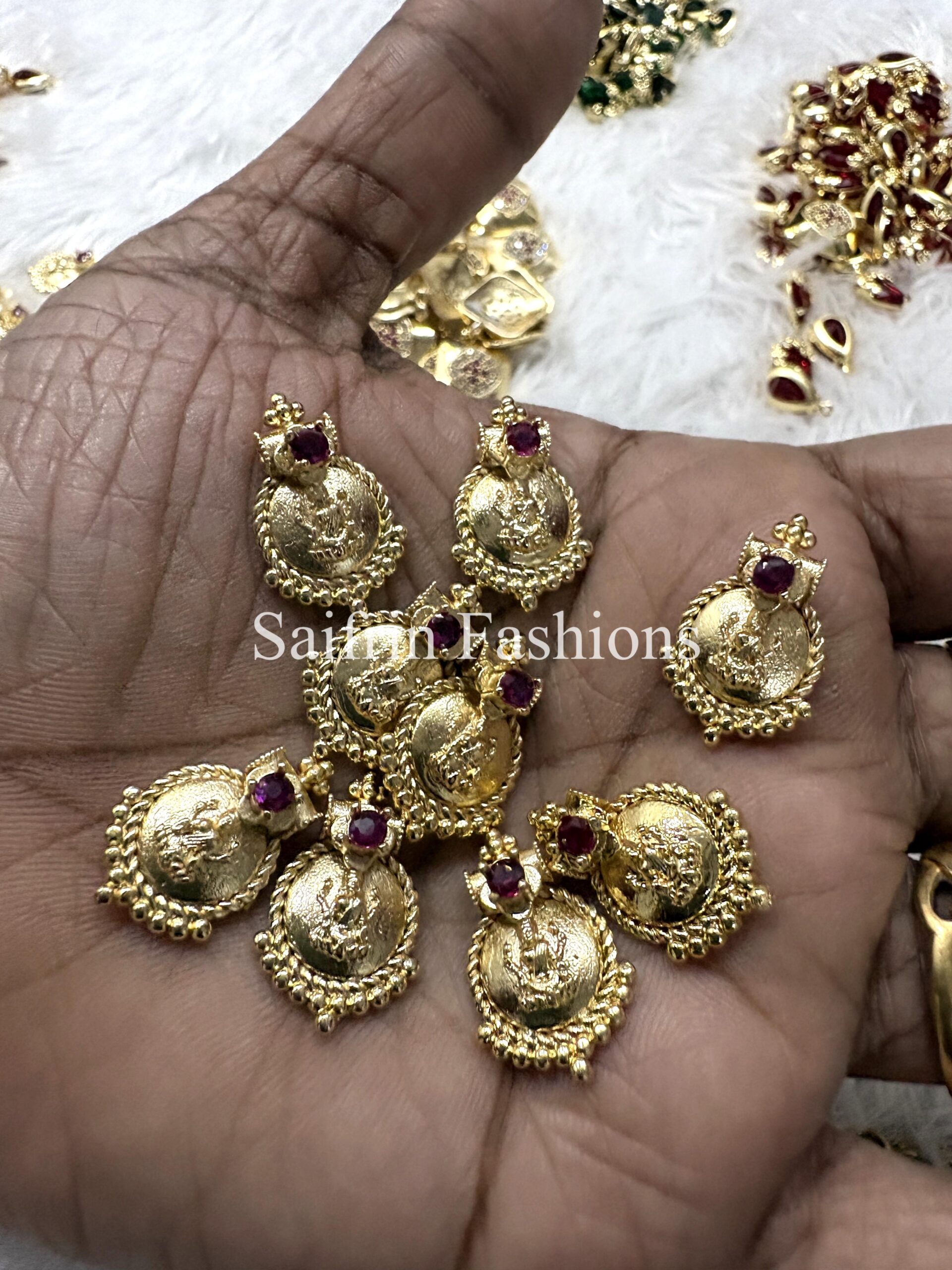lakshmi-pendant-d36