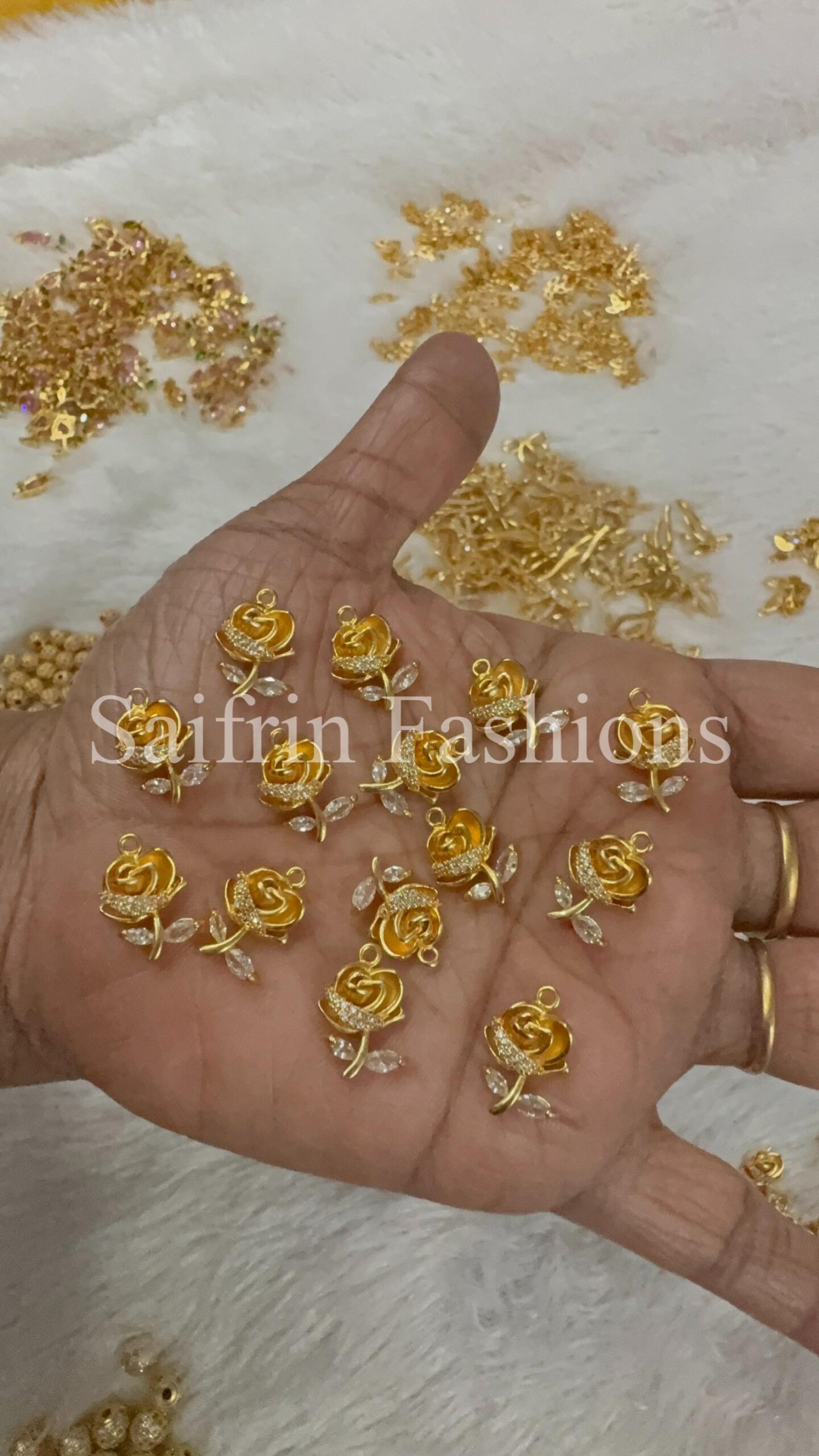 ad-flower-pendant-d7