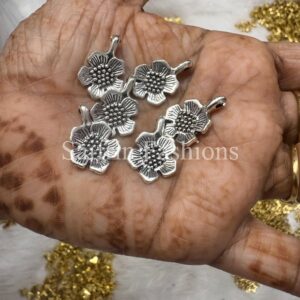 Flower Charm Pendant (Silver)