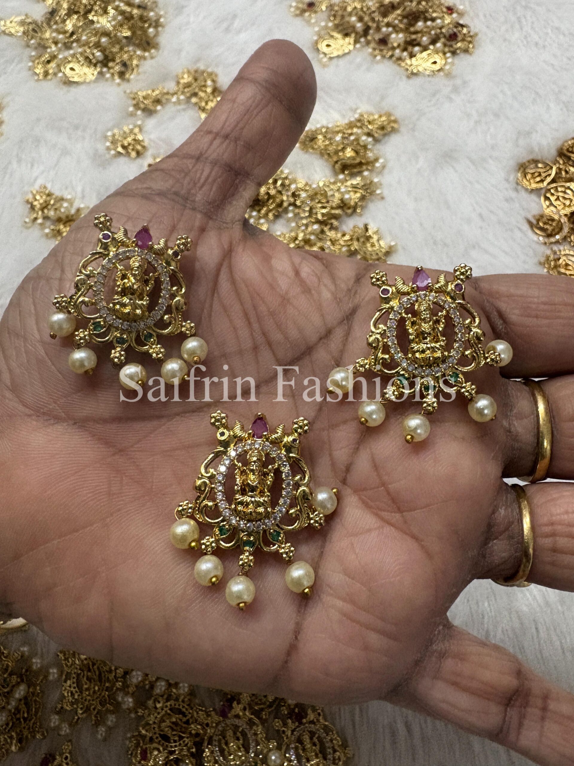 ad-lakshmi-pendant-d42