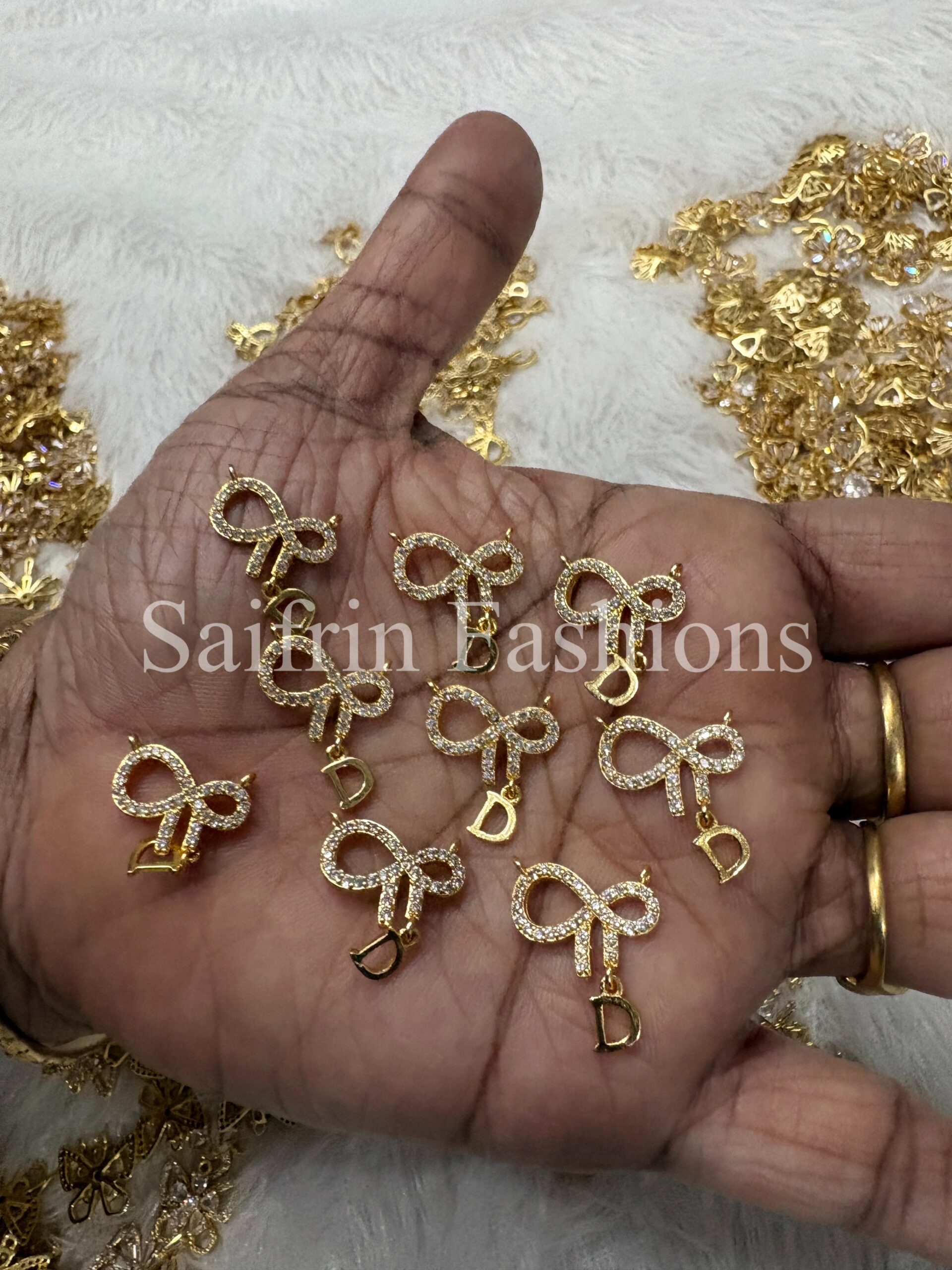 diamond-replica-infinity-pendant